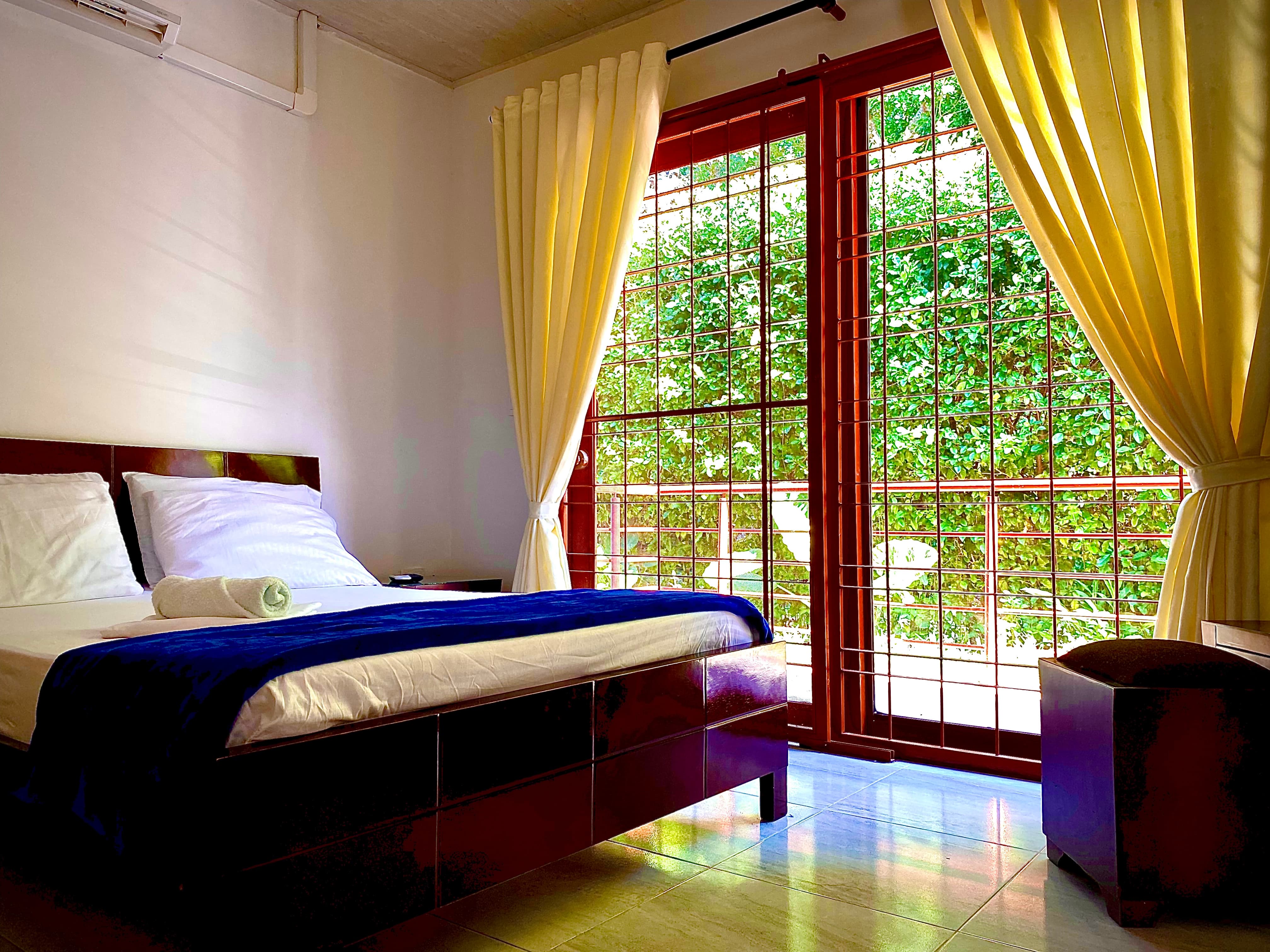 Sala amplia cabaña 12 personas Yopal - Alquiler Quintas de los Ranchos